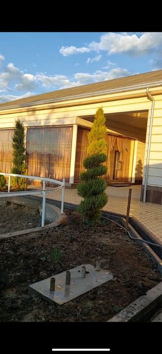 Rancho sotiladi maydoni 50 sotix manej kotaligi 45x45 metr