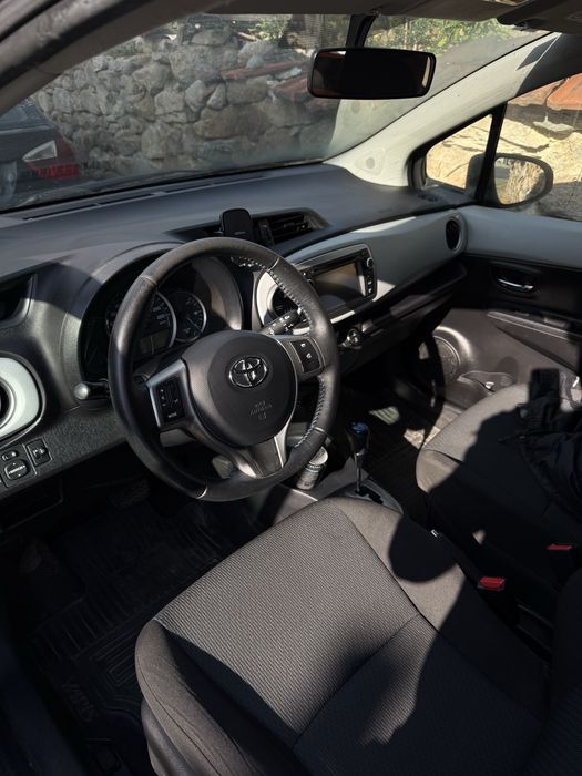 Тойота Ярис Хибрид