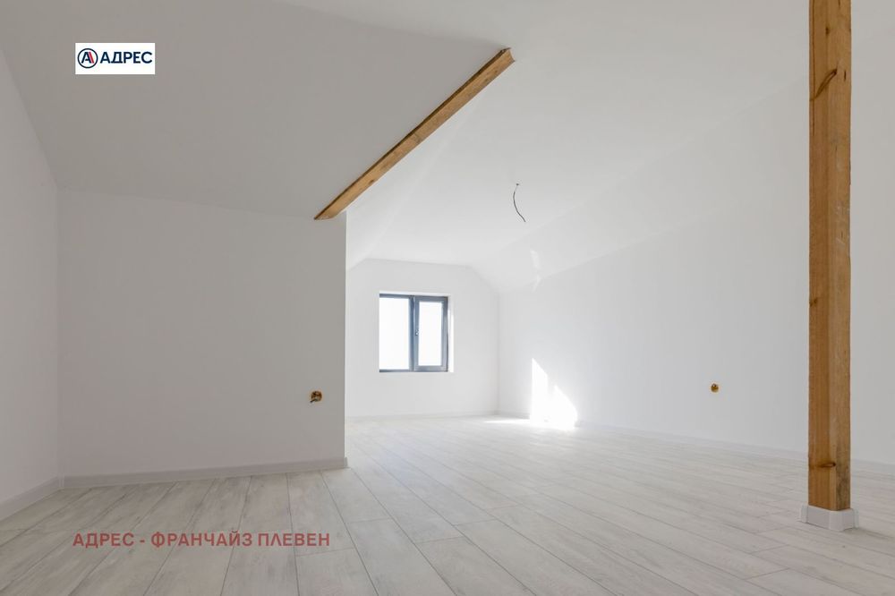 Къща в Плевен, област-с.Пелишат площ 150 цена 115000