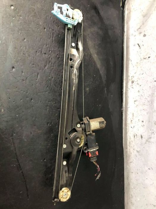 macara usa motoras  dreapta fata fiat doblo cargo 2