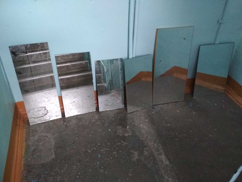 зеркала , разные, в хорошем состоянии!