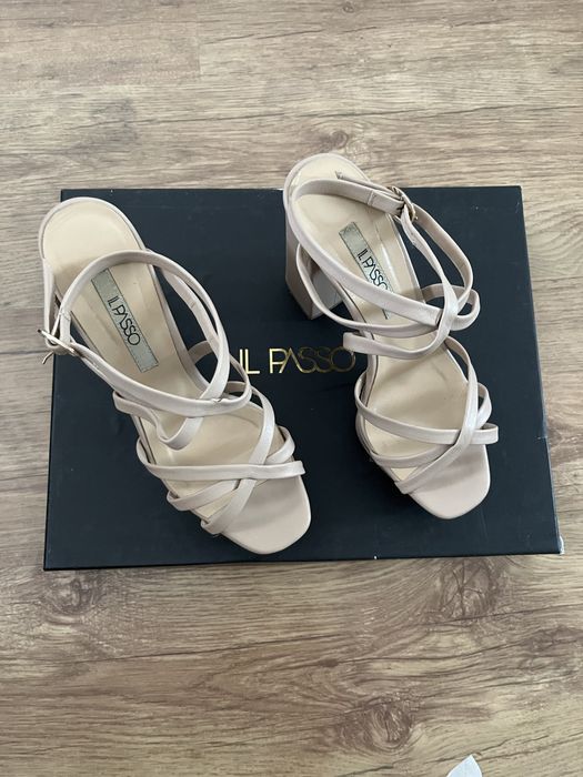 Sandale cu toc marimea 37 IL PASSO