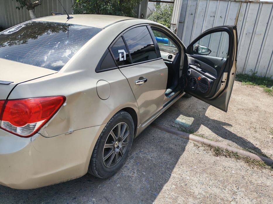 Продам Chevrolet Cruze 2010 год