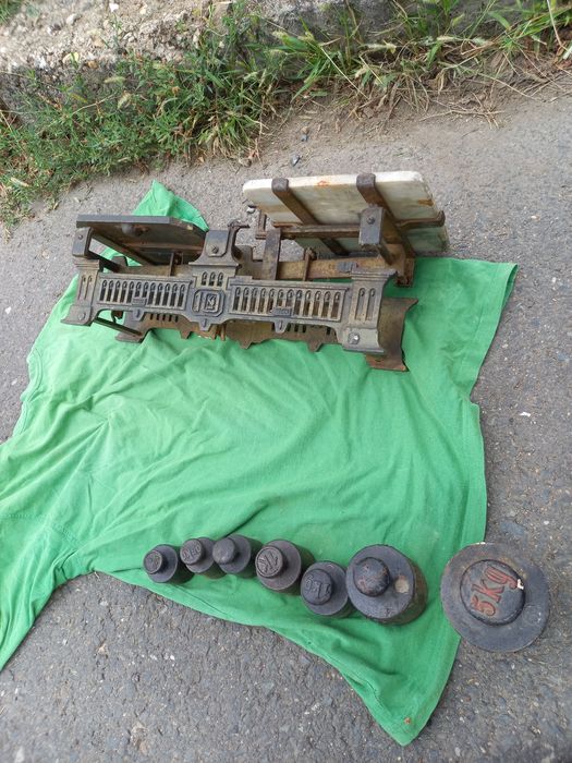 Cântar vechi funcțional