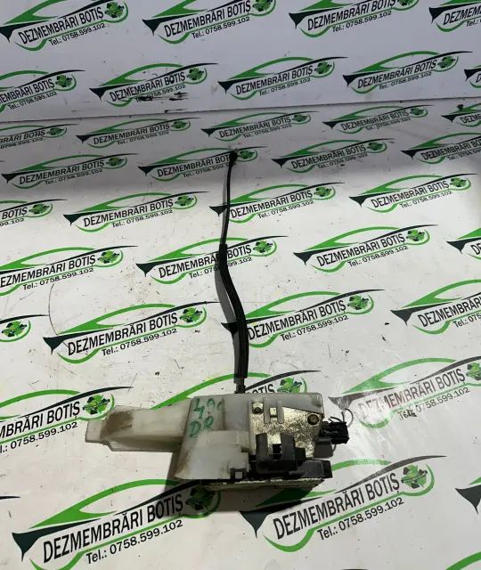 Broasca usa fata dreapta Renault Clio 2000 1.2 MT (75 hp)