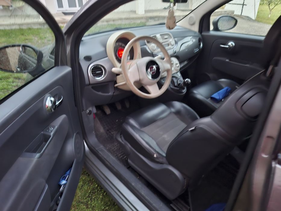 Vand Fiat 500 anul 2011