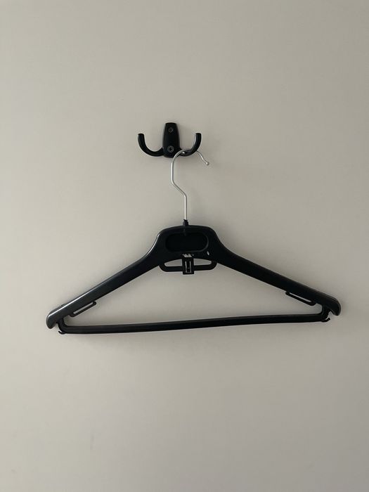 Прода вешалки-плечики