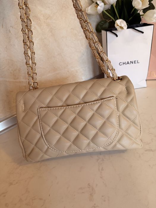 Дамска чанта Chanel Classic среден размер бежова
