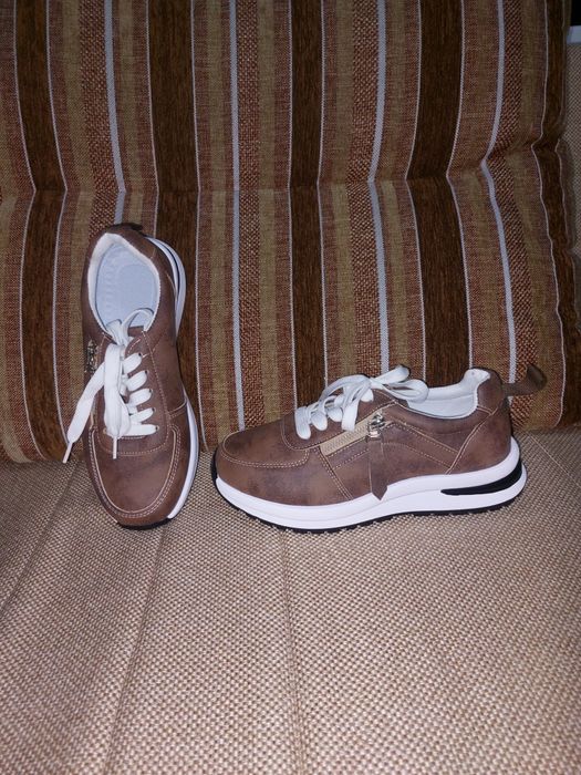 Продам женские вещи.