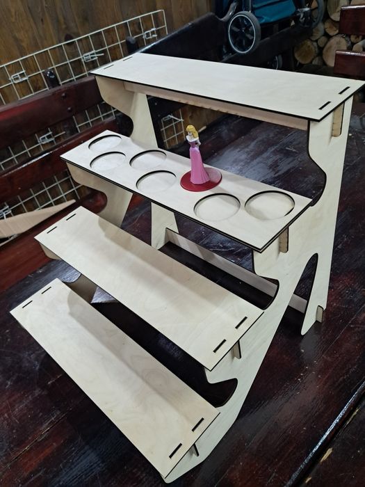 Стойка за колекцията на Дисни