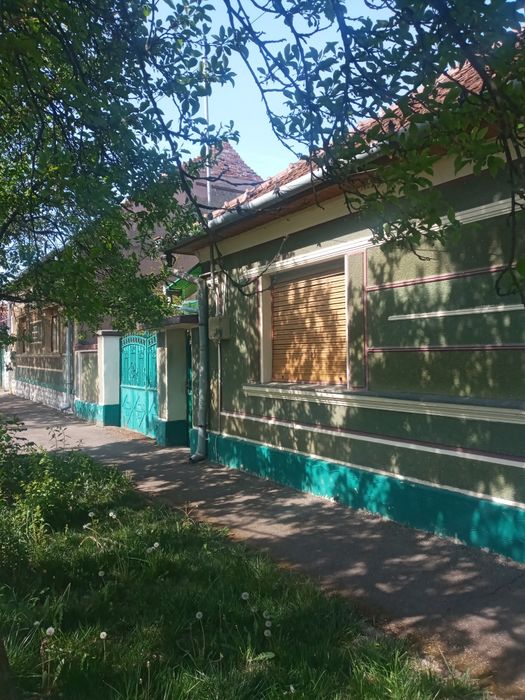 Casă cu 4 camere de vânzare in Ioșia