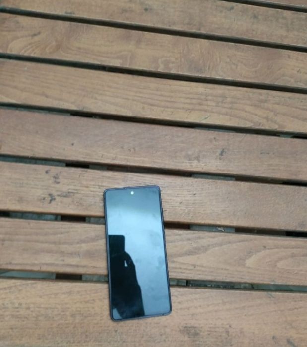 Samsung S20 FE  ecran crapat doar partea de sus 3cm