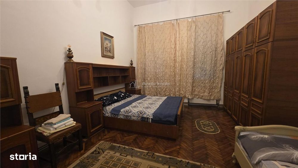 Casa cu etaj,teren 400 mp, pretabila : clinica, gradinita, birouri