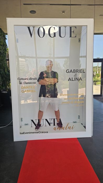 Vand cabina foto VOGUE coperta fotomodel