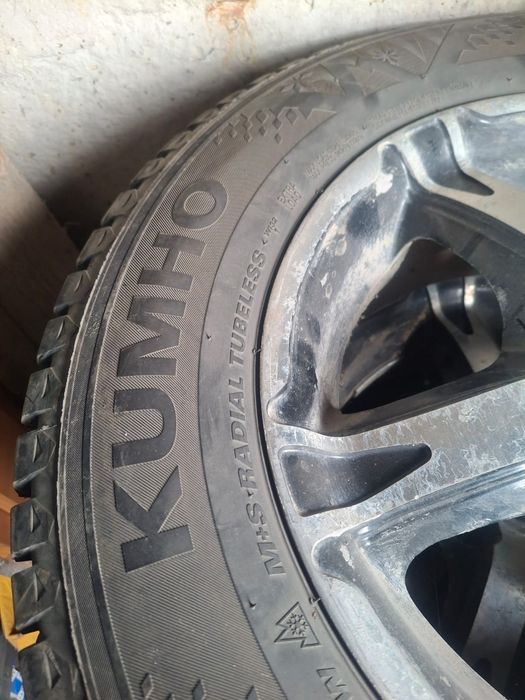Продам шины 4шт 185/70R14