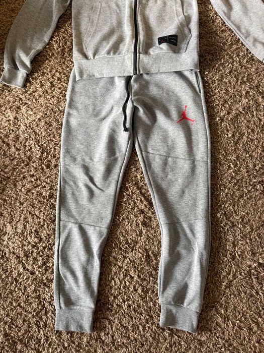 Мъжки анцуг Nike Air Jordan комплект размер S супер запазен неползван