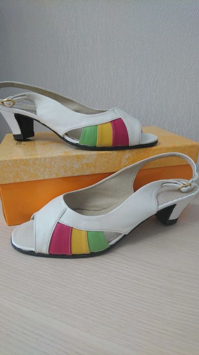 Продам босоножки женские, новые