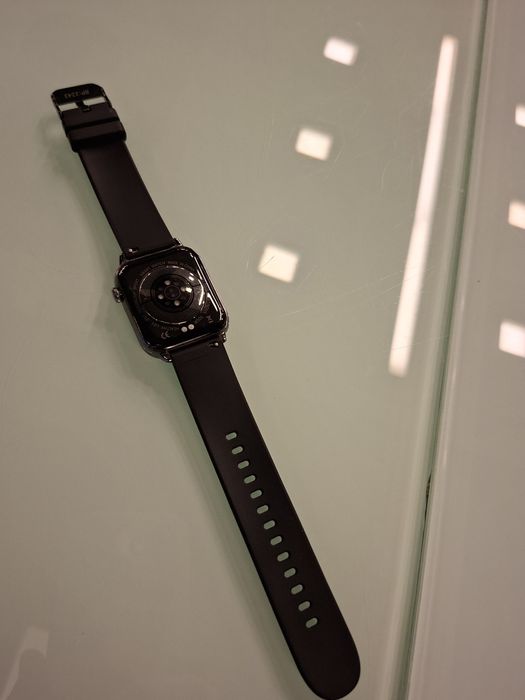 Продам Смарт Часы Новые с зарядкой