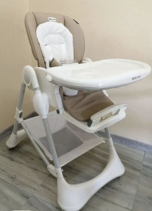 Стульчик для кормления малыша