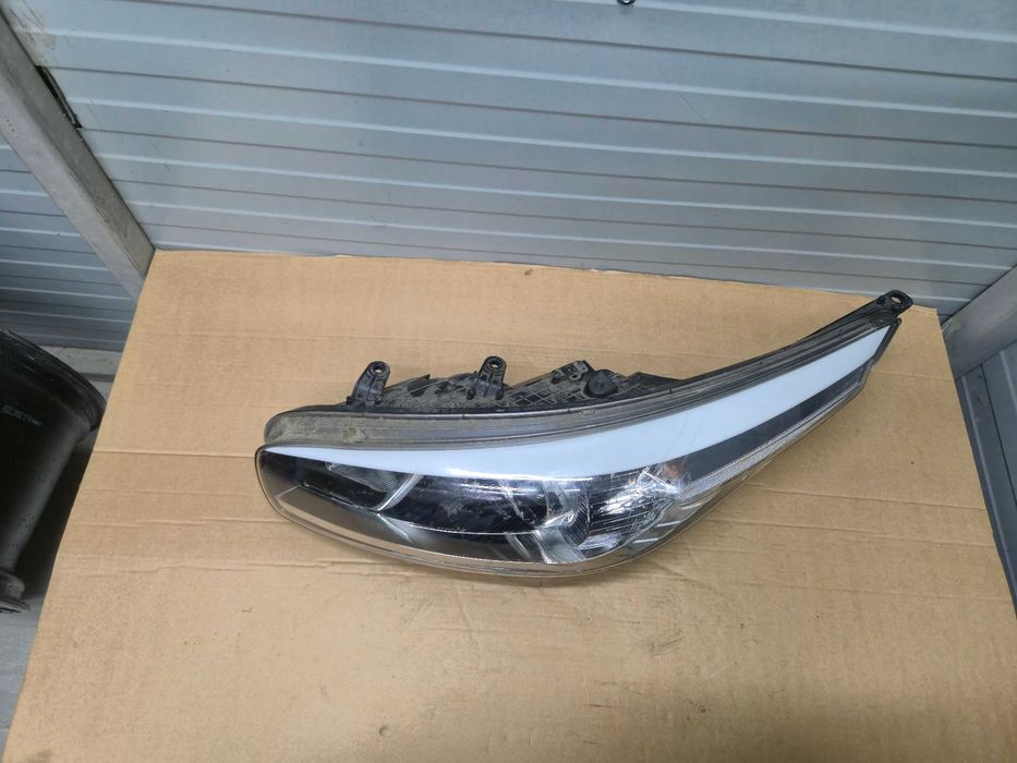 Far Stanga Kia Ceed  An 2012 - 2018  cod 92101-A2XXX / 92101-A2010