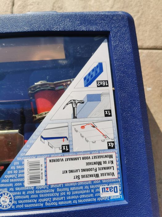 Kit pentru montaj parchet laminat.