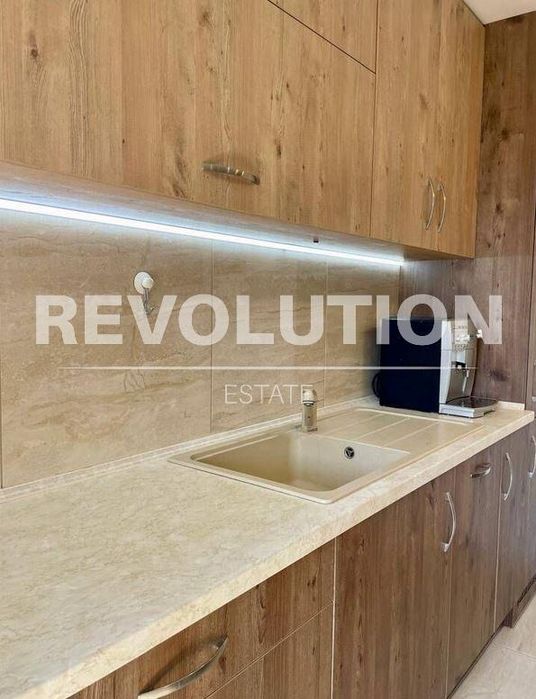 Дава се под наем Двустаен апартамент в Варна, Бриз - 60 кв.м за 698.19 € - Снимка #2