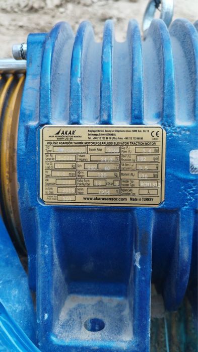 Lift mator va rolik va shiti sotiladi