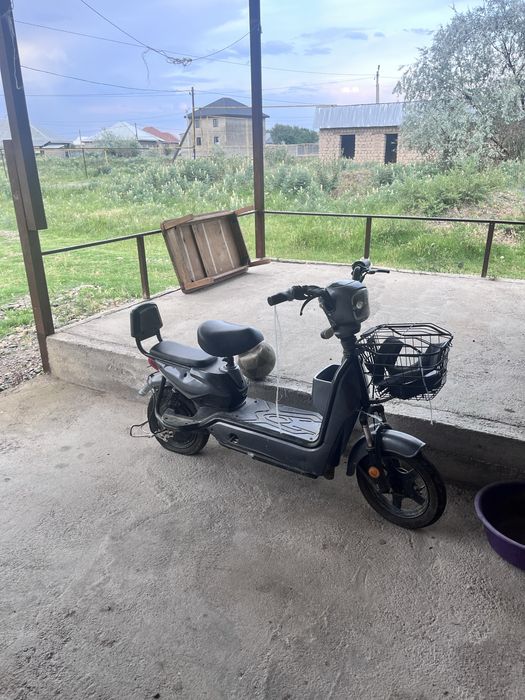 Скутер 60к торг есть