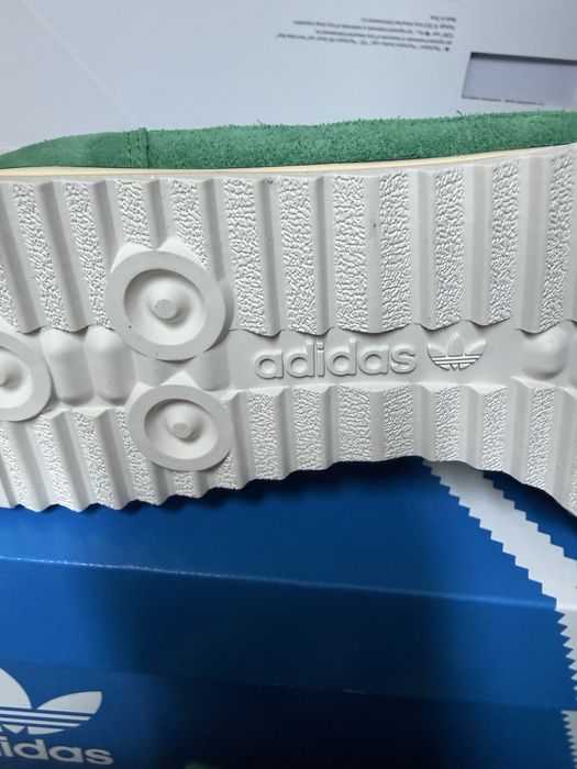 Adidas marimea 40,43 1/3 noi, originali