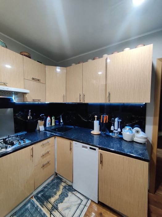 Кухня б/у, вытяжка, варочная панель