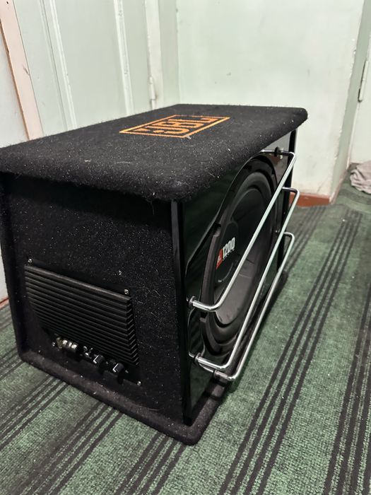 Bufer JBL 1200 tali usilitili oʻzida