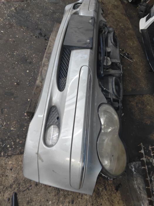 На Мерседес текло дверь молдинг замок