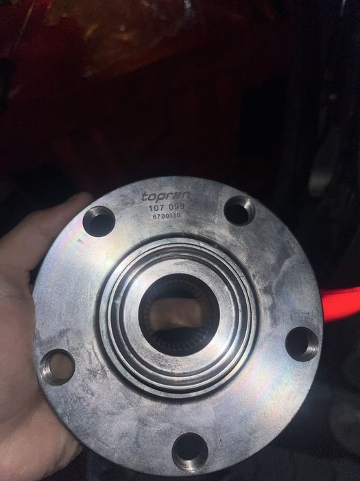 Продаю ступицу на Audi A6,A8