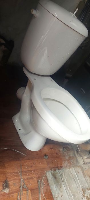 Продам унитаз в хорошем состоянии