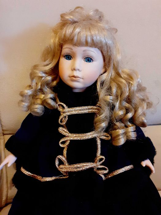 Порцеланова кукла