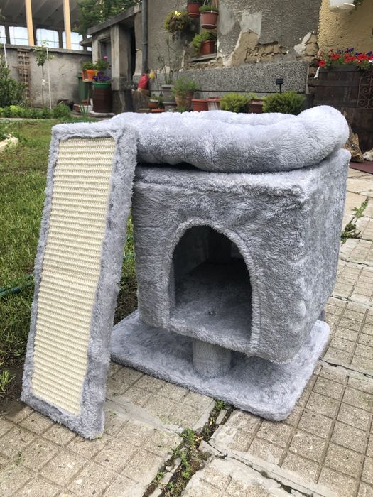 Котешка къщичка с драскалка и легло