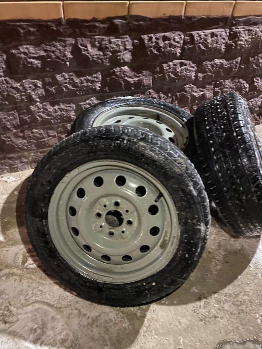 Покрышки вместе штамп