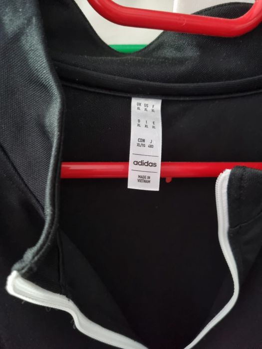 Bluza Adidas nouă cu etichetă