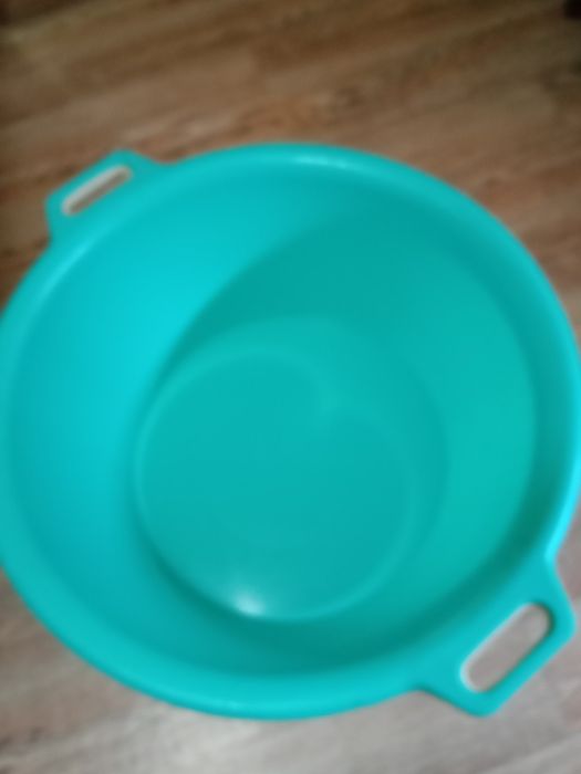 Тазики алюминиевые, эмалированные и пластиковые , казан