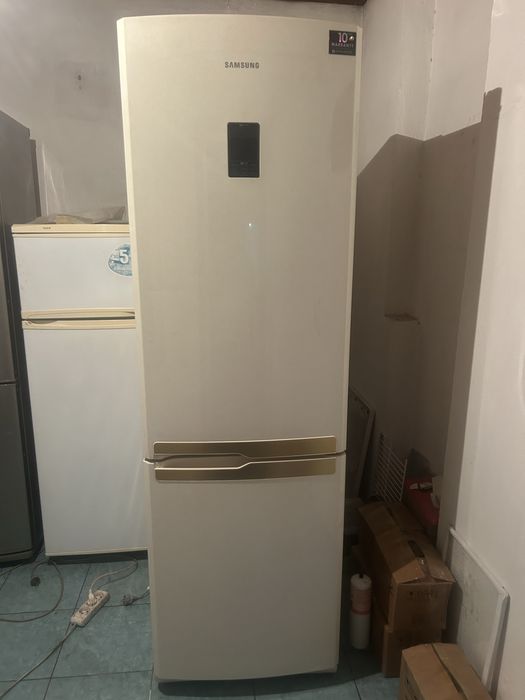Продам холодильник Самсунг