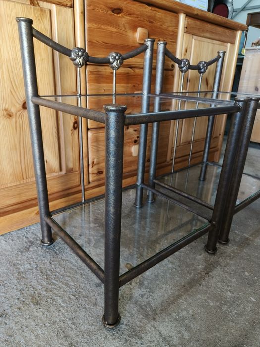 Две метални нощни шкафчета/ помощни масички