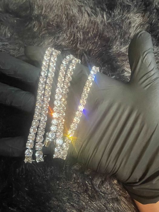 Сребърна тенис гривна с цирконии