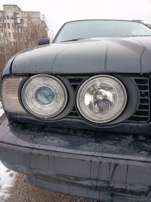 Продавам лед фарове за БМВ е34