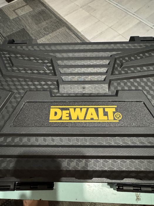 Продаётся акк болгарка DeWALT