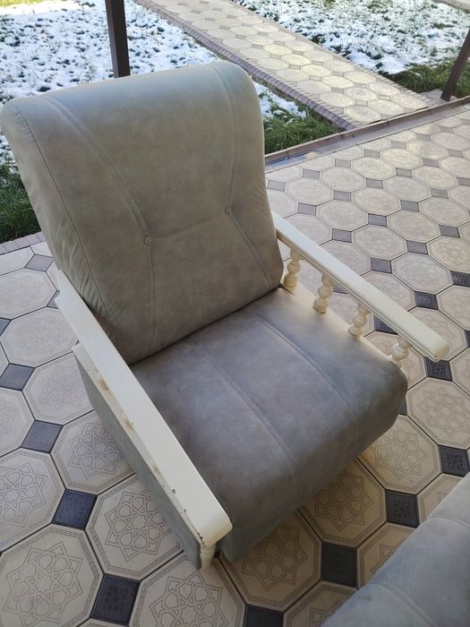 Б/у Диван и кресло