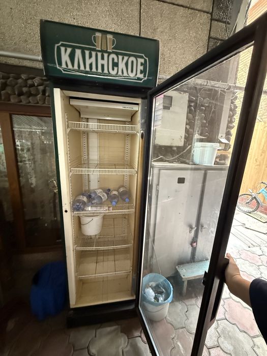 Продам холодильник Рабочий для напитков