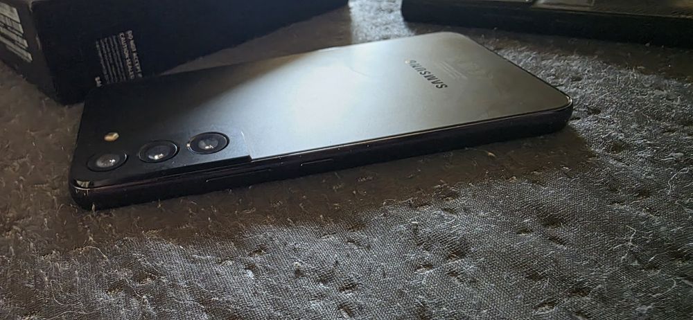 Samsung Galaxy S22 128GB Black ПЪЛЕН КОМПЛЕКТ