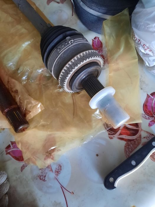 Привод передний правый в сборе.