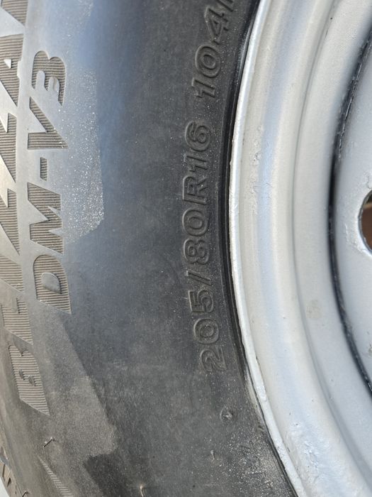 Джанти 16' 6х139.7 със зимни гуми 215 80 16