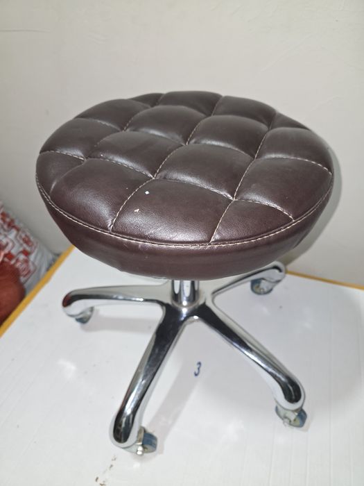 Продам пылесос для маникюра, сухожар, стул